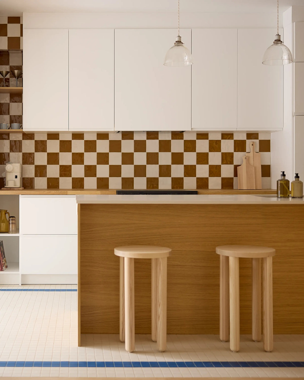 Layout Round Counter Stool